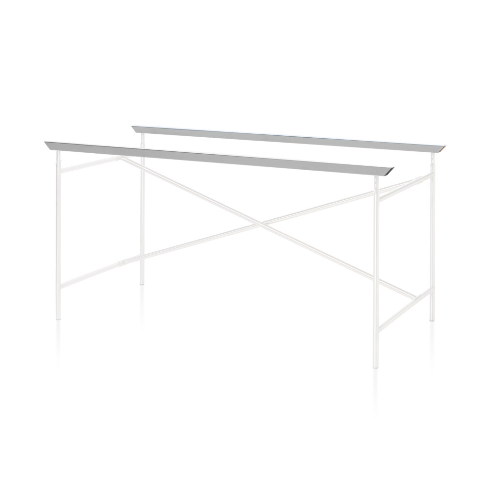 Plattenverstärker, entworfen von Adam Wieland für das E2 Tischgestell vor weißem Hintergrund.